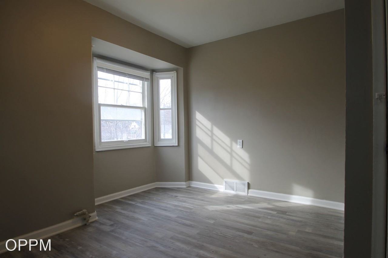3728 N 43rd St - Photo 2 of 9
