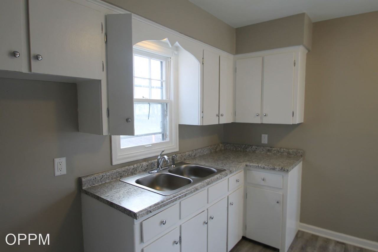 3728 N 43rd St - Photo 3 of 9