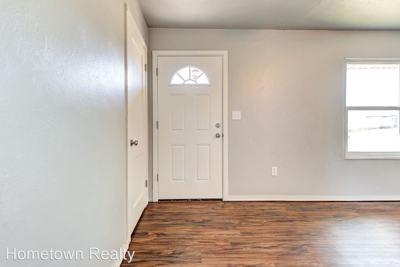 12813 Ne 37th St - Photo 2 of 27