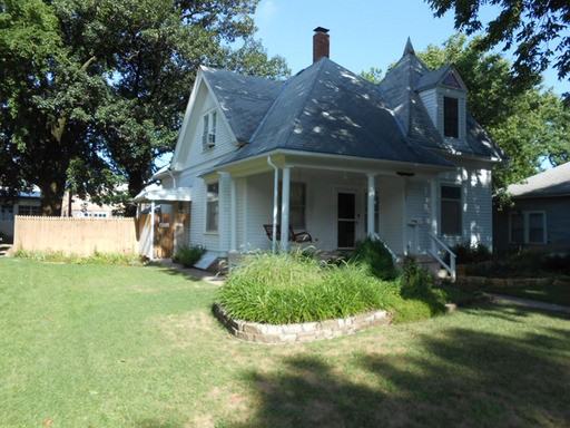 509 Ash St - Photo 2 of 24