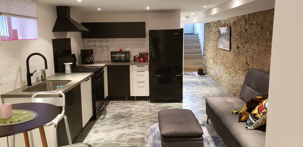 10 Rusholme Park Cres - Photo 2 of 7