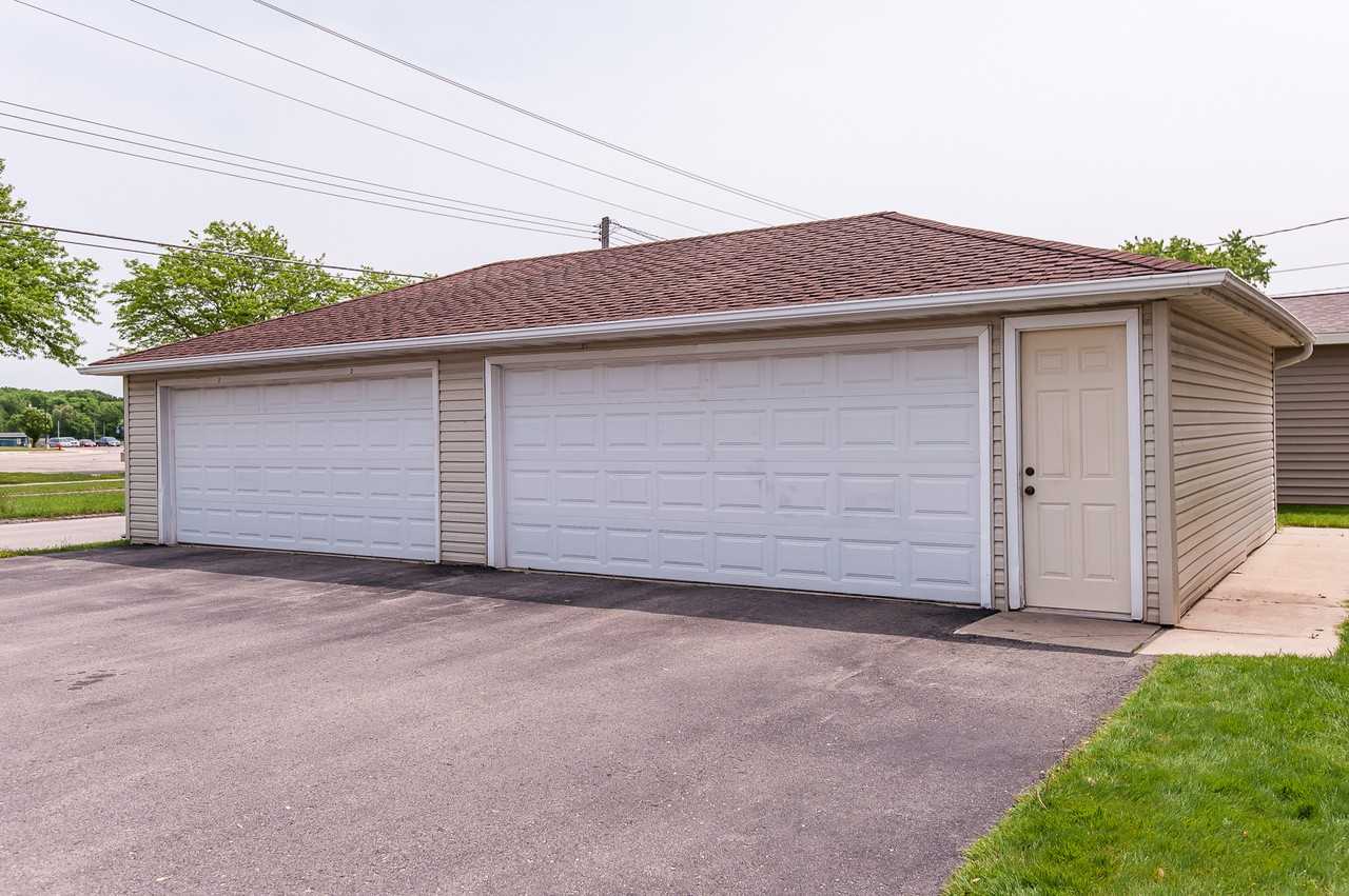 1512 10th Ave Se - Photo 2 of 14