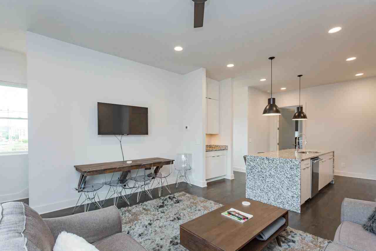 615 27th Avenue North - Photo 2 of 17