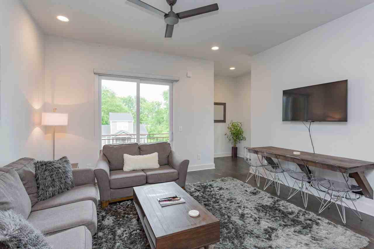 615 27th Avenue North - Photo 3 of 17