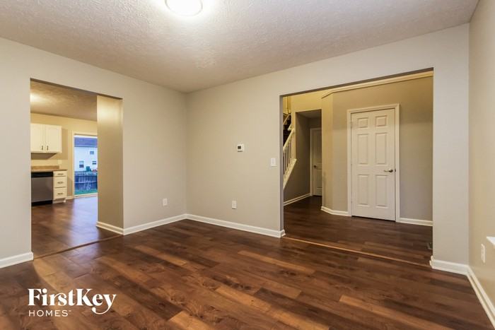 3902 Woods Bay Ln - Photo 2 of 15