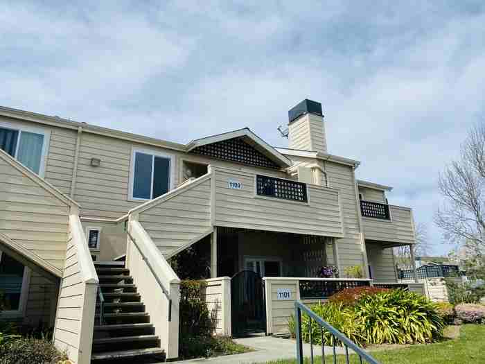 1201 Glen Cove Pkwy #1109