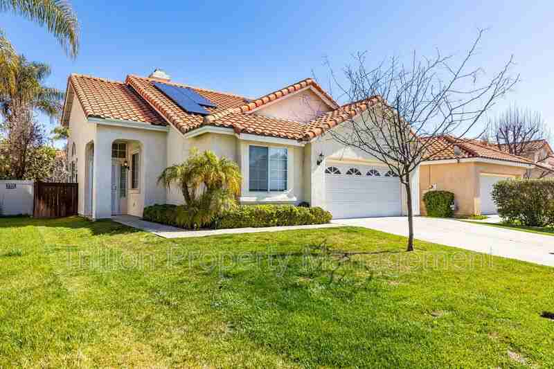 27456 Swallow Ct - Photo 2 of 20