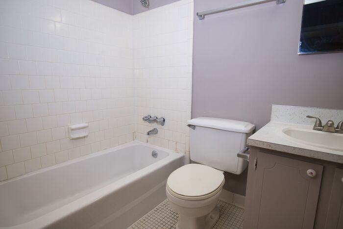 617 Durward Dr - Photo 3 of 7