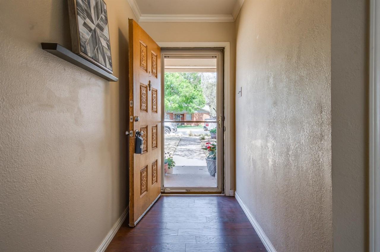 4303 45th St #1 - Photo 6 of 24