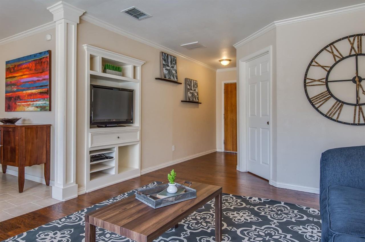 4303 45th St #1 - Photo 7 of 24