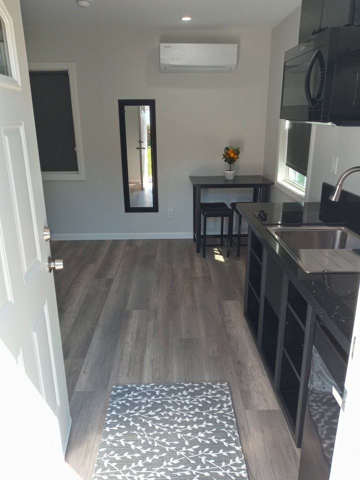 2818 East Orange Grove Boulevard - Photo 2 of 10