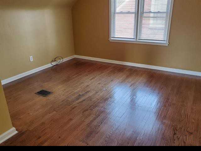 23244 Wilson Ave - Photo 3 of 9