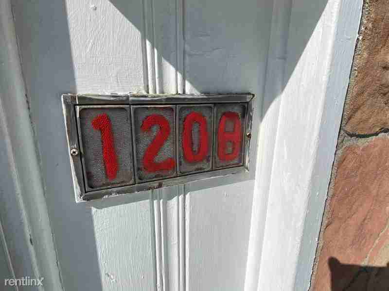 1208 Park Wild Ave - Photo 3 of 11