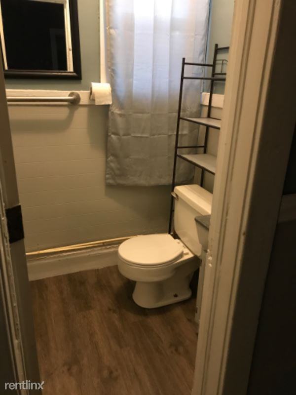 322 S Main St - Photo 3 of 8