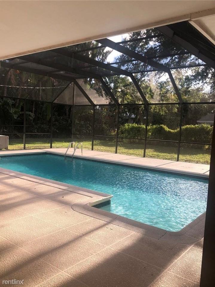 14720 Sw 81st Ave - Photo 3 of 6