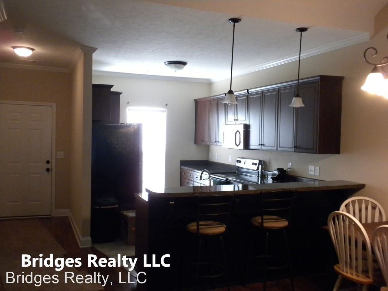 355 Bowen Fls - Photo 2 of 8