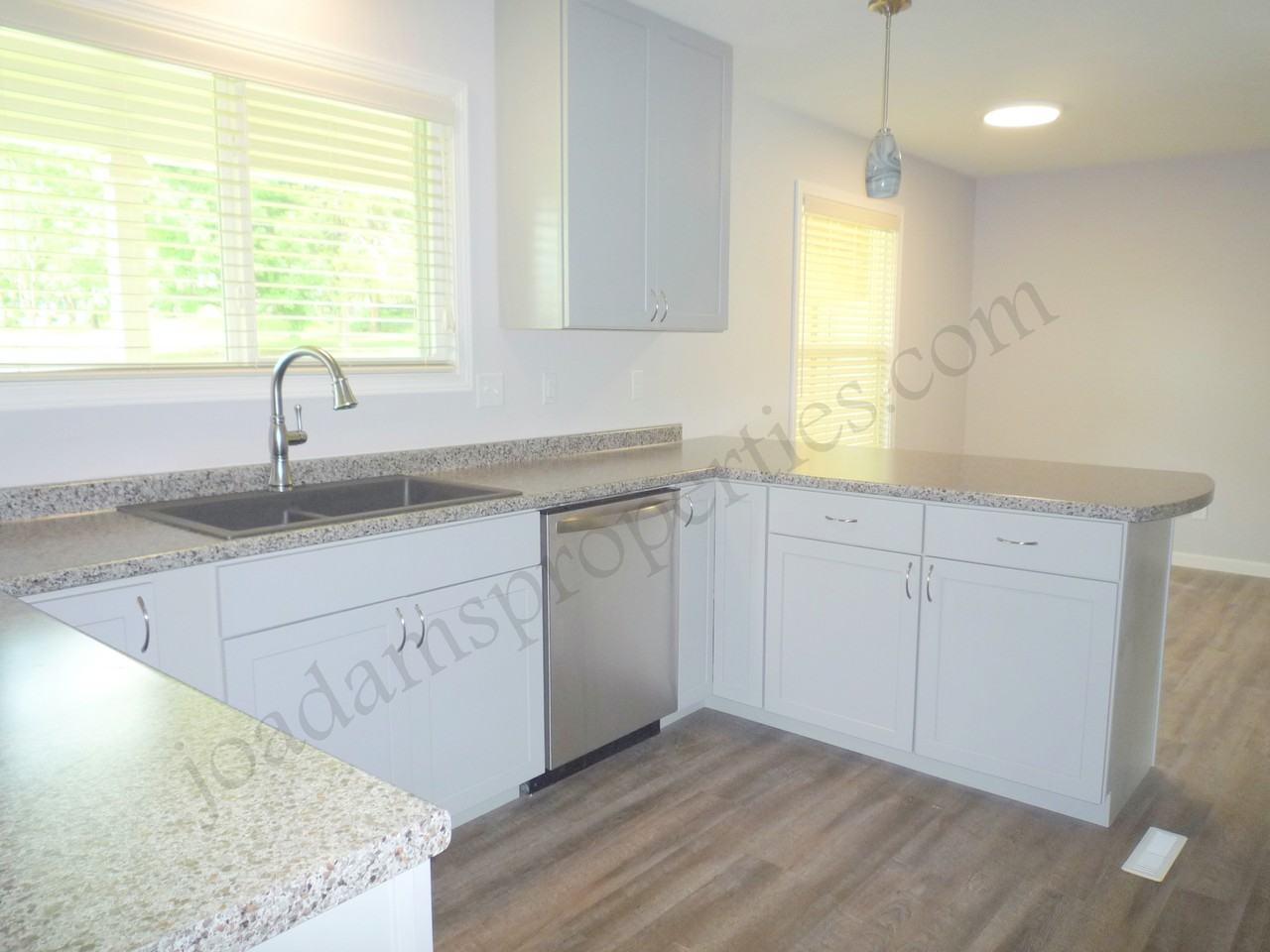 902 Windbrook St - Photo 3 of 13