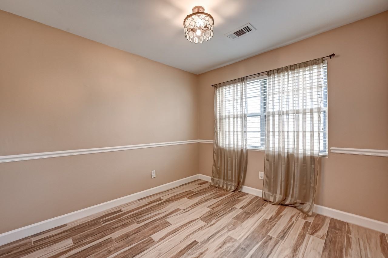 1902 Sedgie Dr - Photo 6 of 17