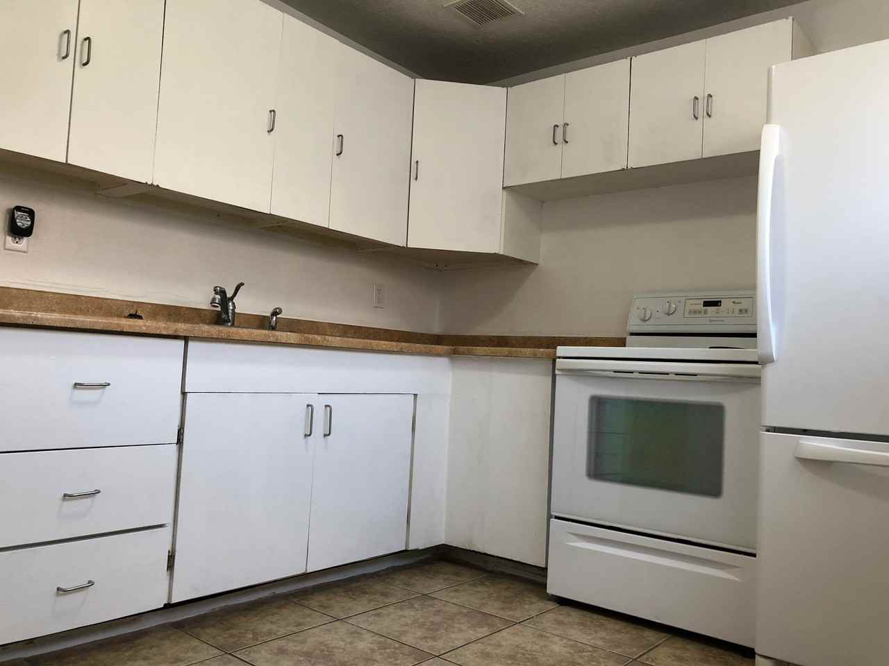 1601 Lead Ave Se - Photo 6 of 34