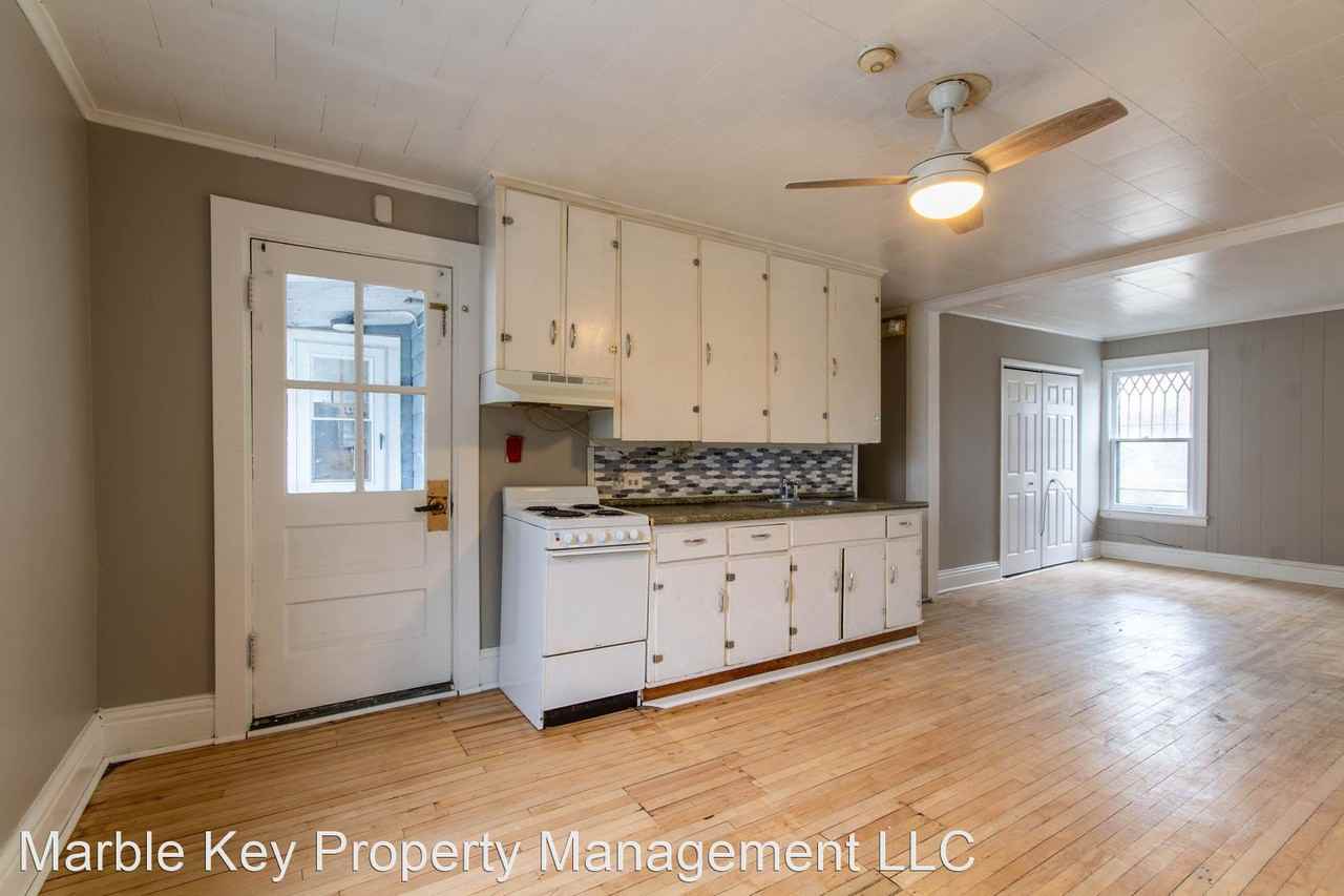 414 Franklin St - Photo 2 of 12