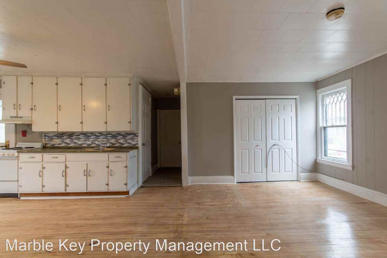 414 Franklin St - Photo 3 of 12