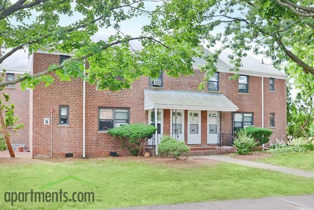 Maybrook Plaza - Photo 2 of 6