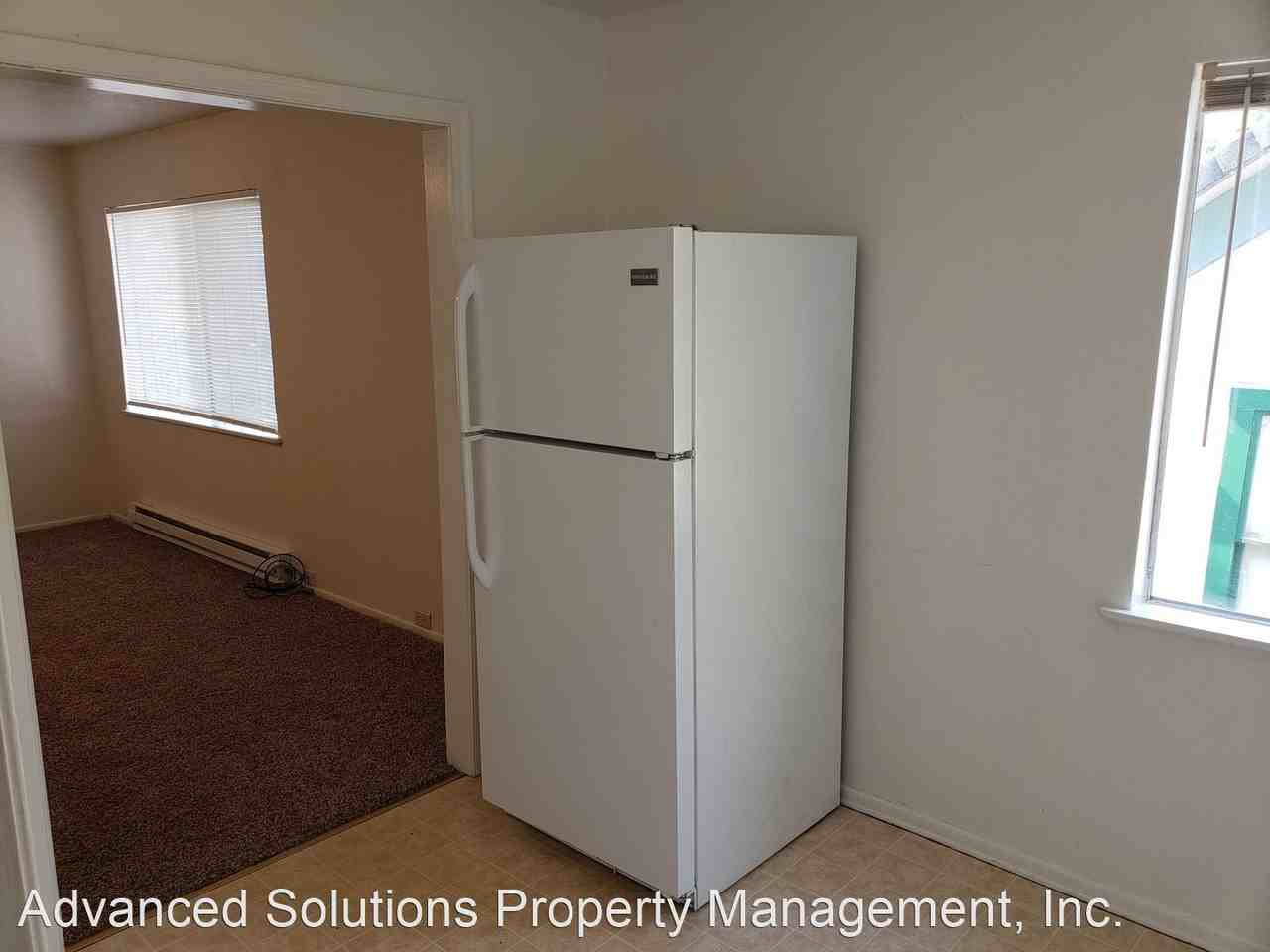 1635 Magnolia Ave - Photo 3 of 9