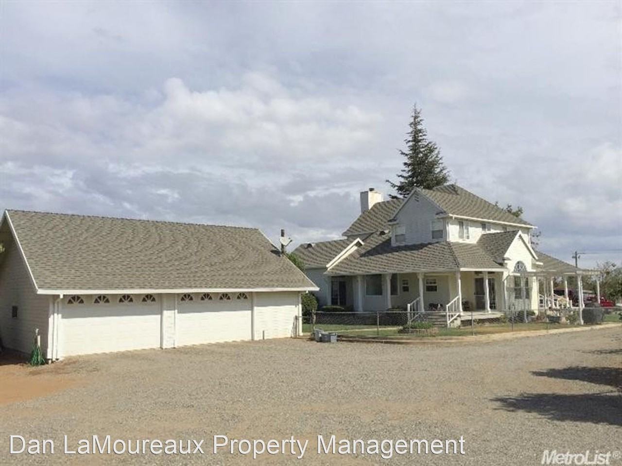 271 Wildwood Rd - Photo 3 of 27