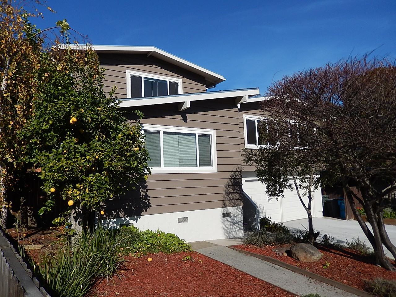 2110 Valleywood Dr - Photo 2 of 25