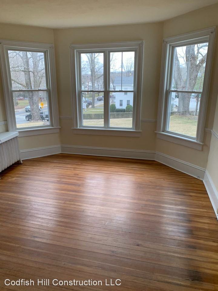 240 Greenwood Ave - Photo 2 of 6