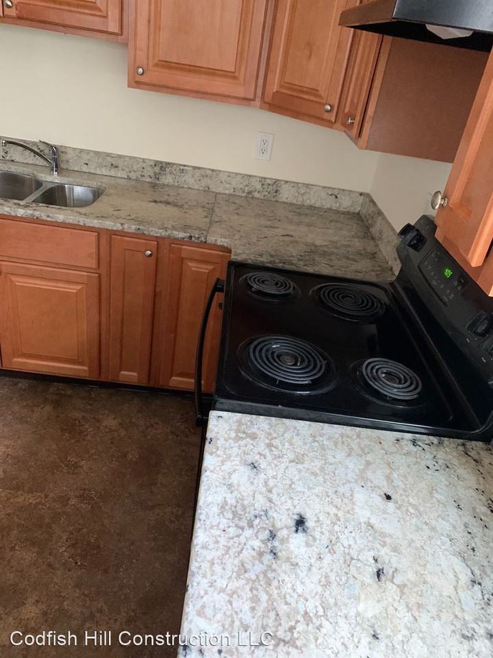 240 Greenwood Ave - Photo 3 of 6