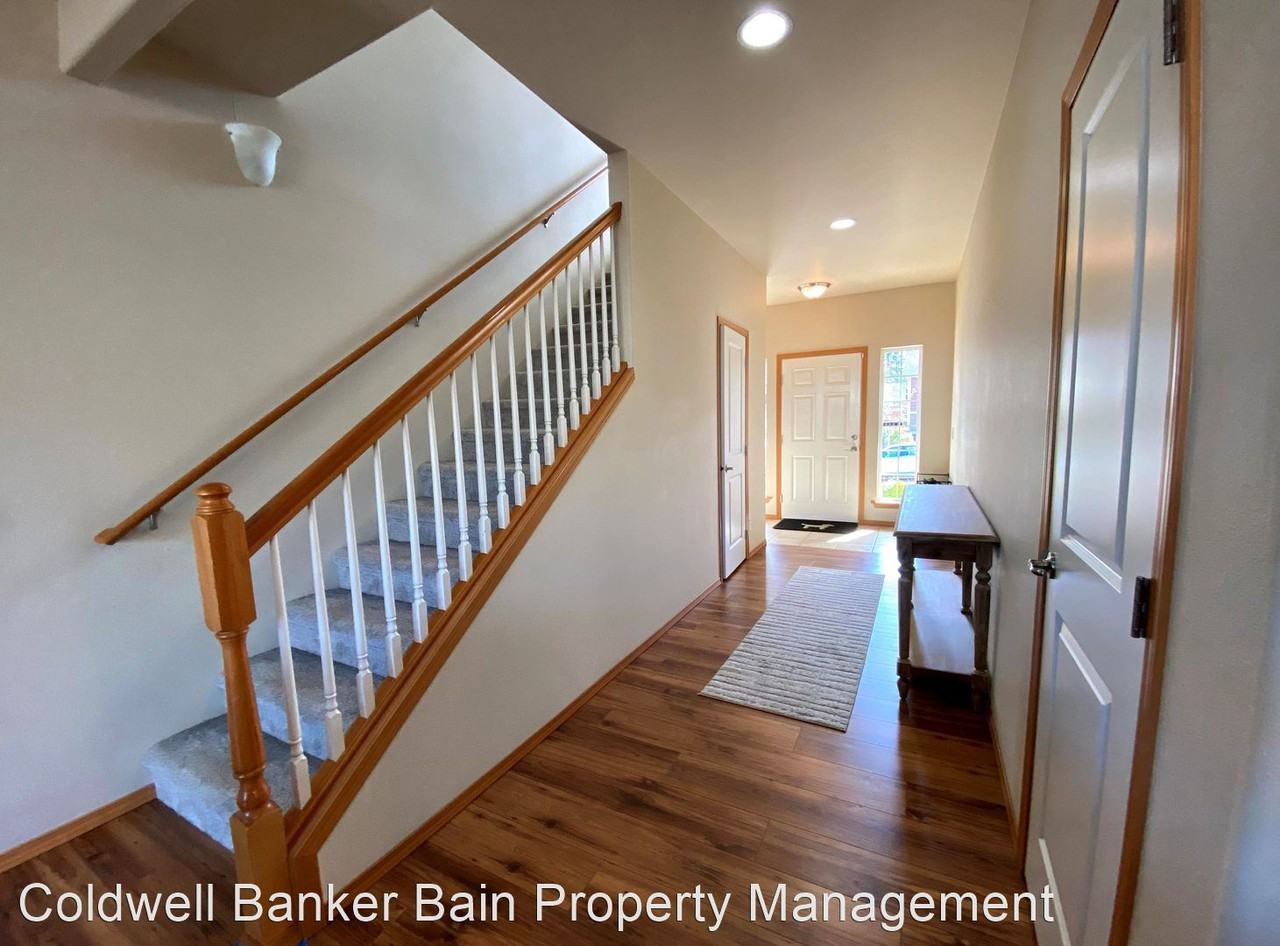 2715 93rd Pl Se - Photo 2 of 16