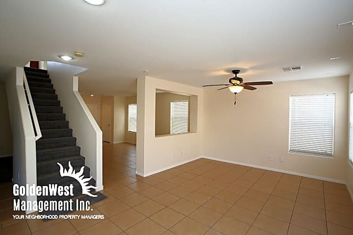 140 Lions Den Ave - Photo 2 of 19