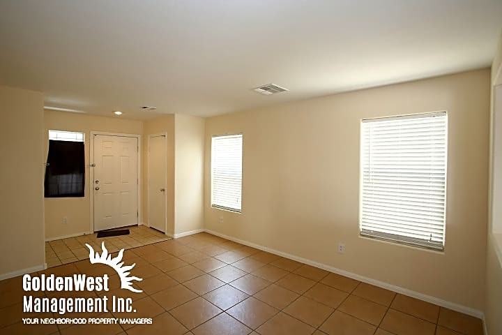 140 Lions Den Ave - Photo 3 of 19