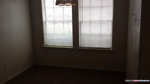 131 Oak Wood Ln - Photo 3 of 15