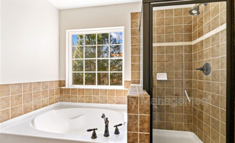 359 Ashdale Dr - Photo 3 of 31