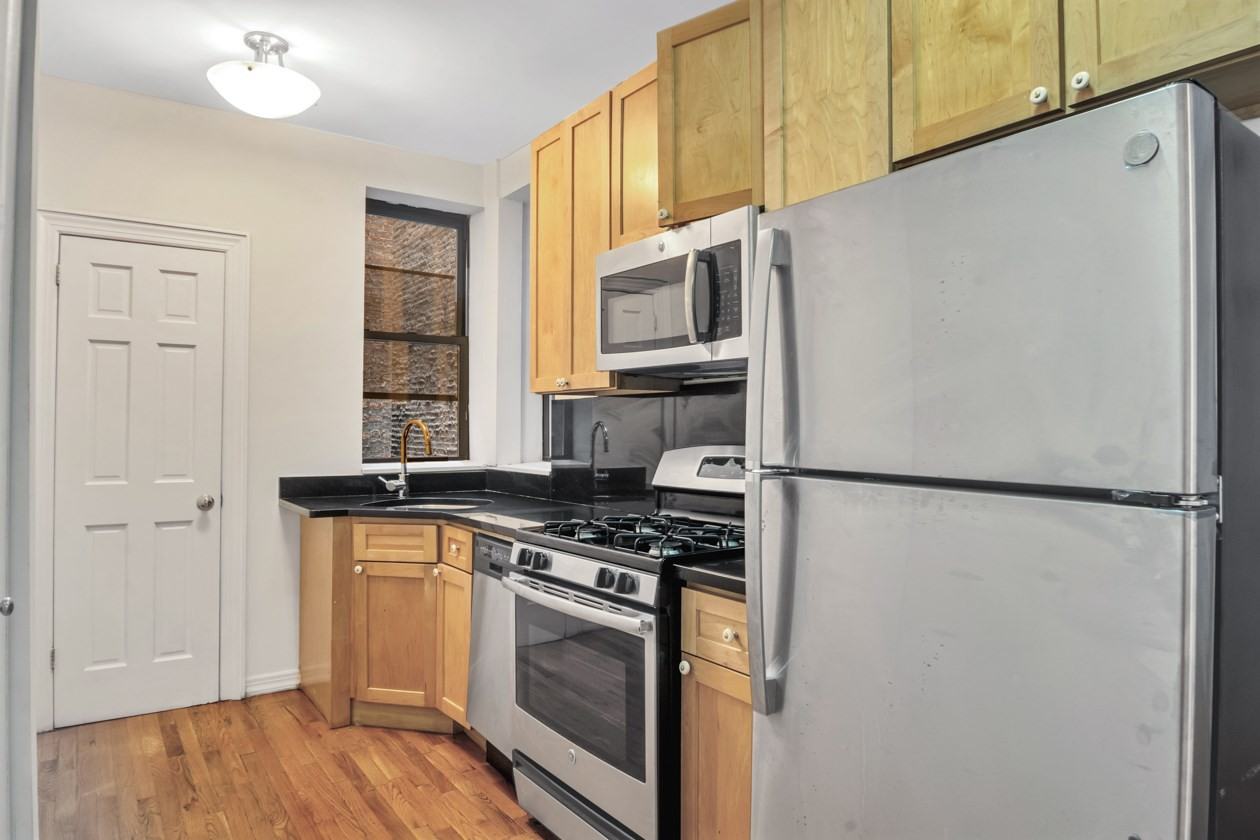 9th Ave & W 45th St #2C