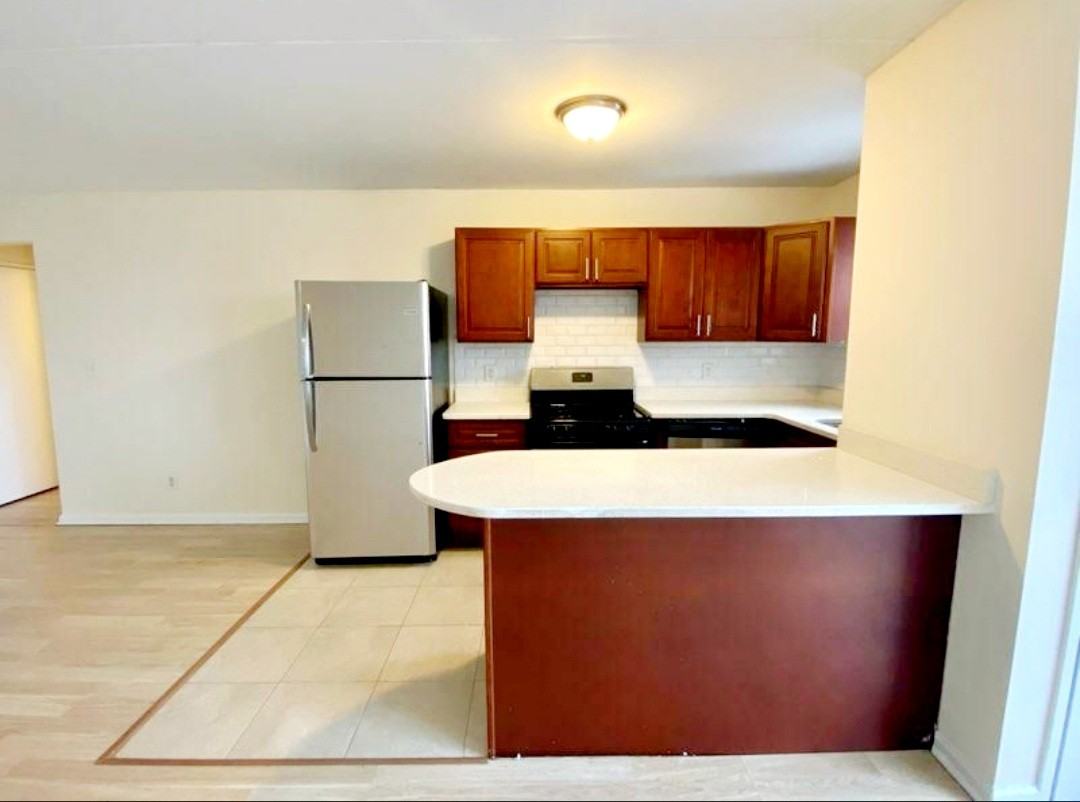 Neptune Ave & Shell Rd