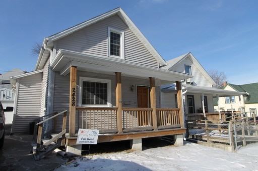 2428 S 17th St - Photo 2 of 14