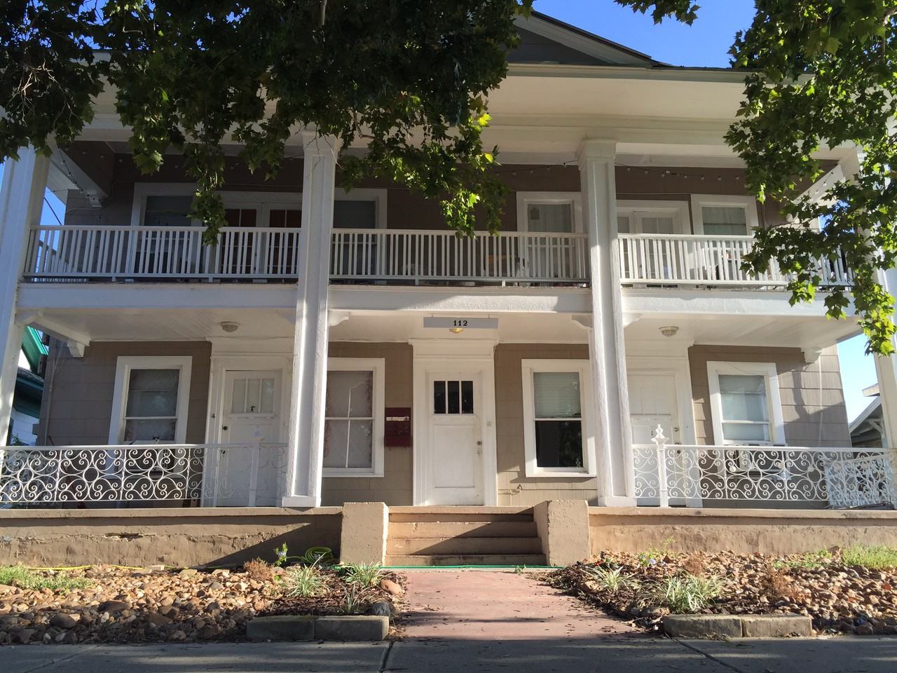 112 E Courtland Pl #1