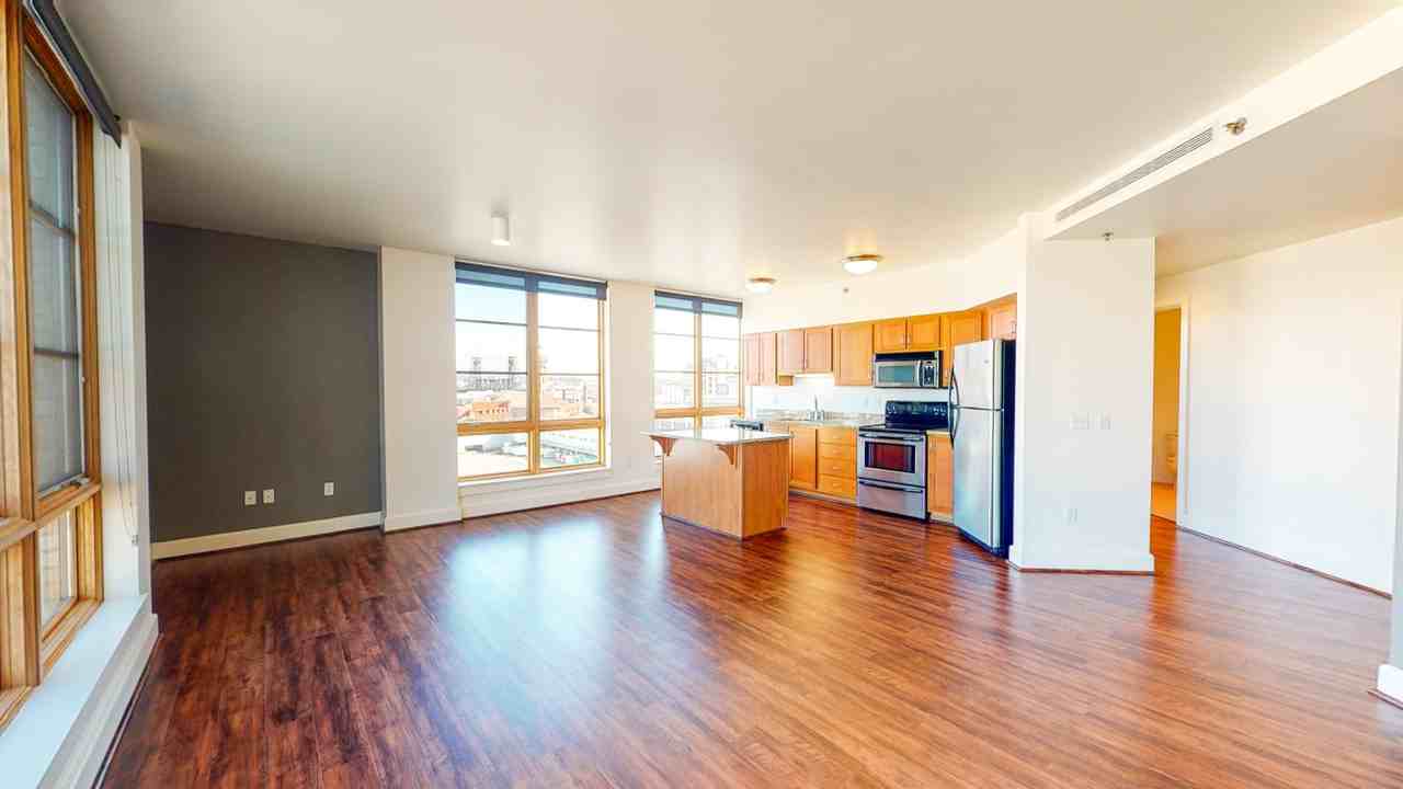 The Burlington Tower - Photo 6 of 63