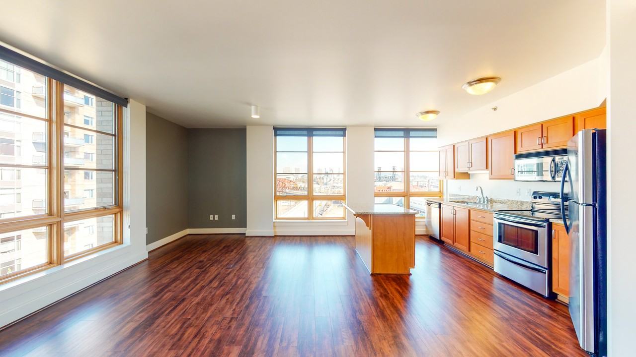 The Burlington Tower - Photo 7 of 63