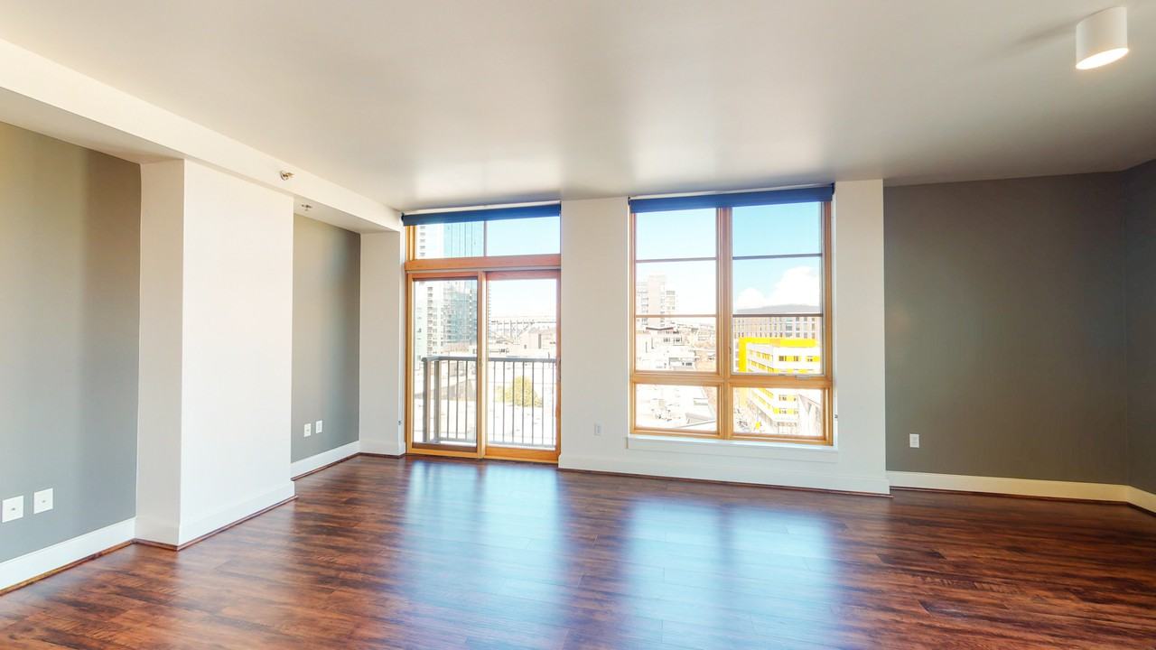 The Burlington Tower - Photo 5 of 63