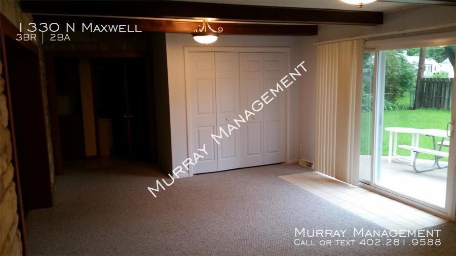 1330 N Maxwell Ave - Photo 3 of 10