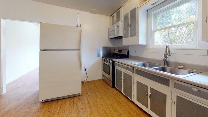 684 Dias St - Photo 2 of 8