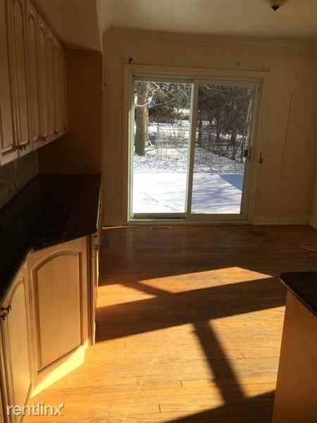 27738 Lathrup Blvd - Photo 3 of 6