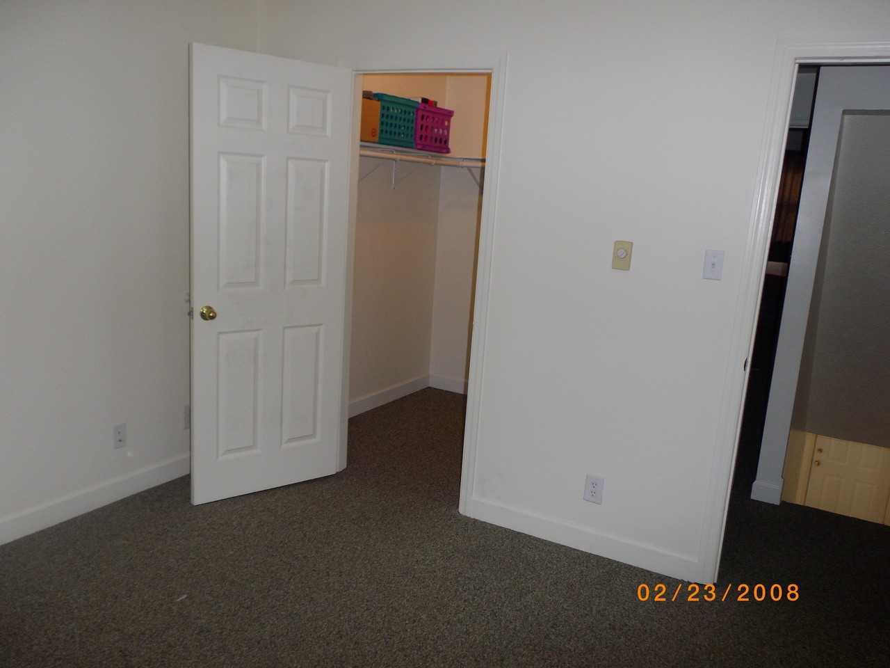 413 Green St #413 - Photo 3 of 6