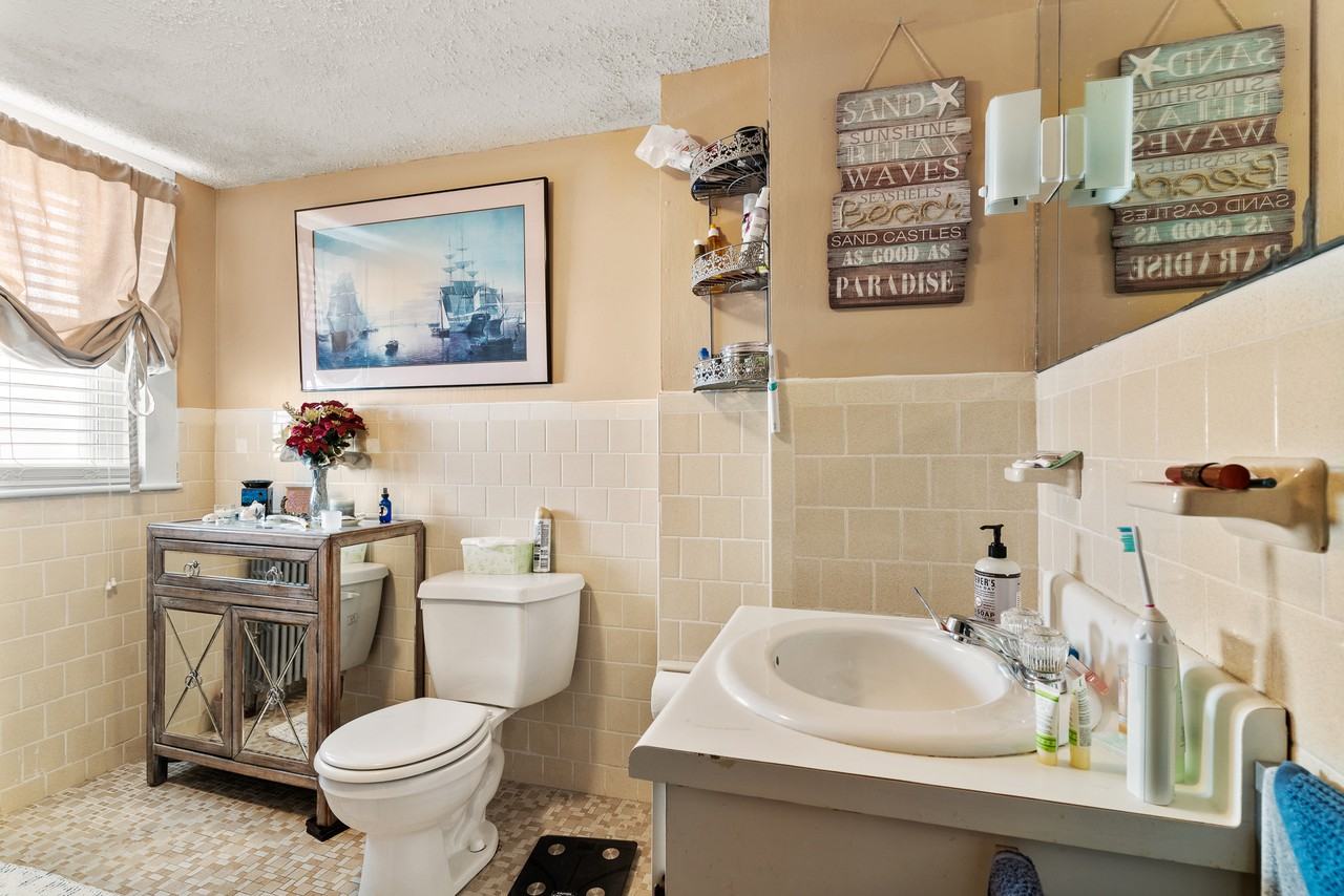 62 Temple Ave #FL2 - Photo 2 of 8