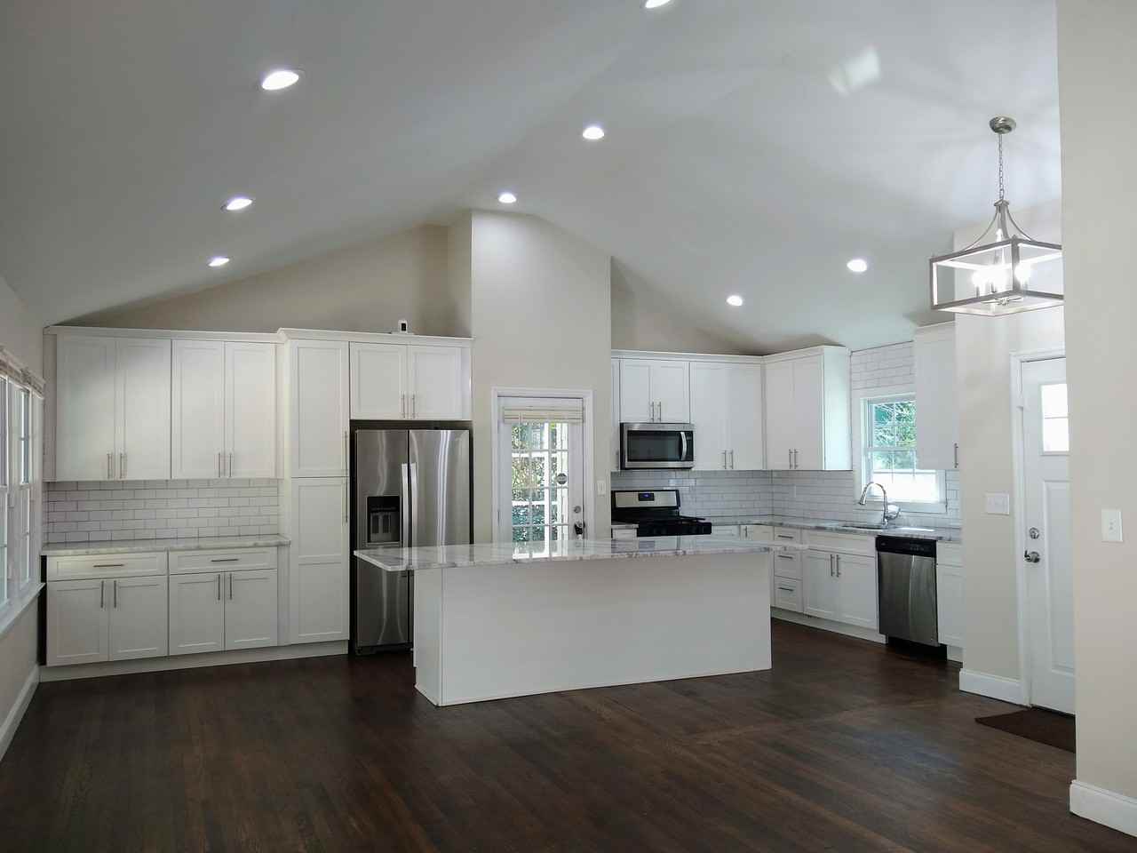 1722 Laurelwood Dr Sw - Photo 3 of 16