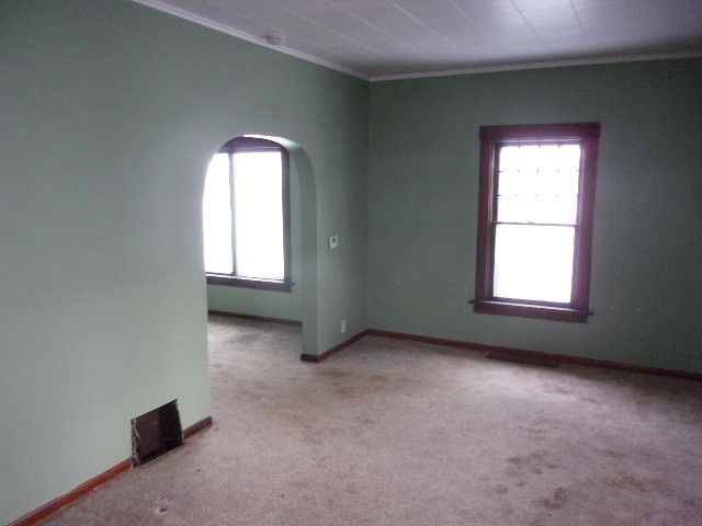 1524 W 2nd St #1 - Photo 4 of 11